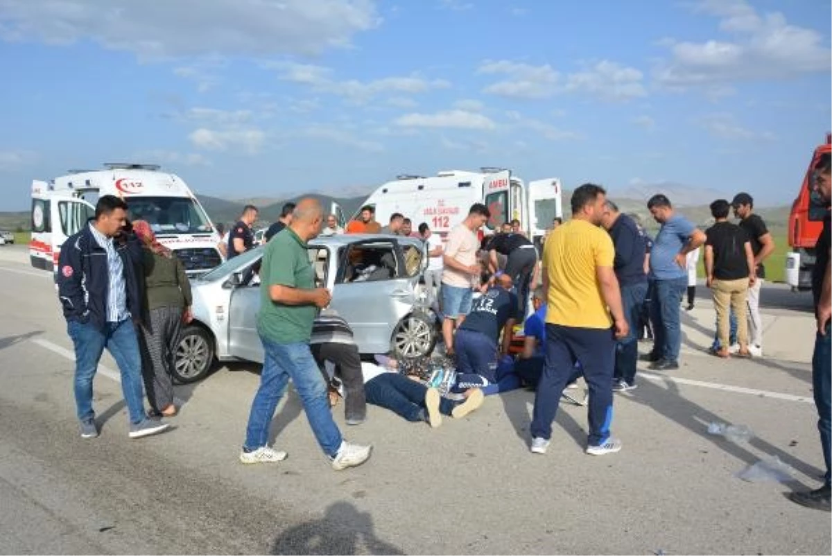 Antalya\'da korkunç kaza: 3 ölü, 9 yaralı