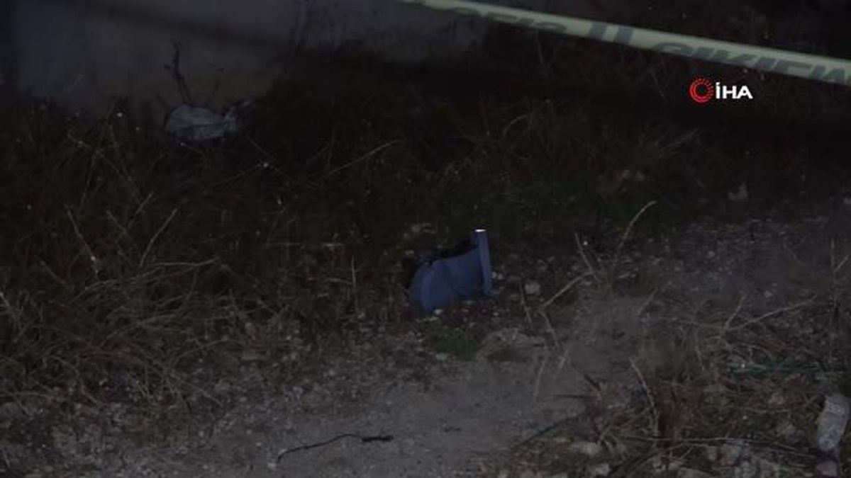 Antalya'da boş arazide kadın cesedi bulundu