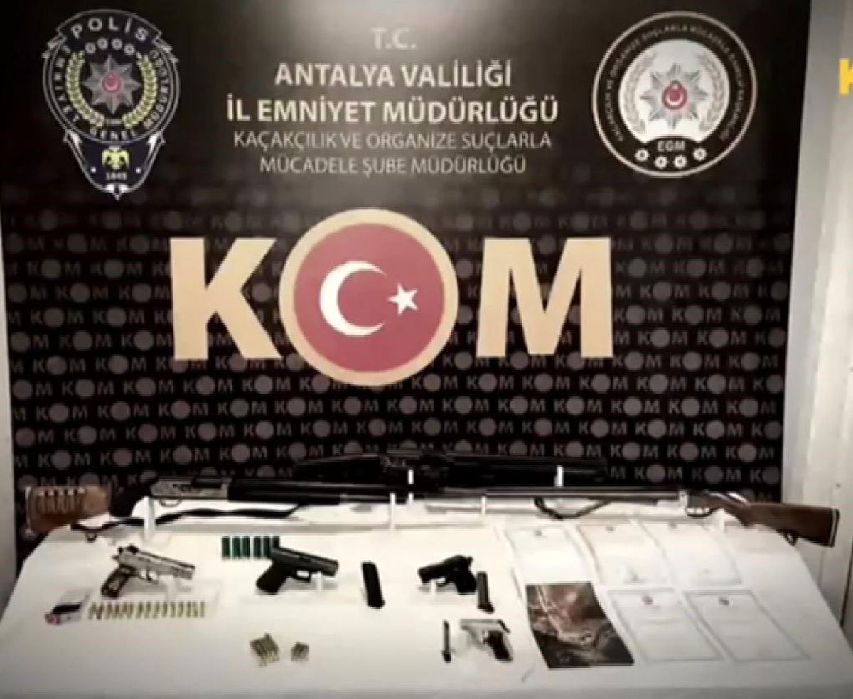 Antalya\'da Kamuya Ait Araziler Sahte Belge Düzenleyerek Satıldı İddiasıyla 30 Kişi Adliyeye Sevk Edildi