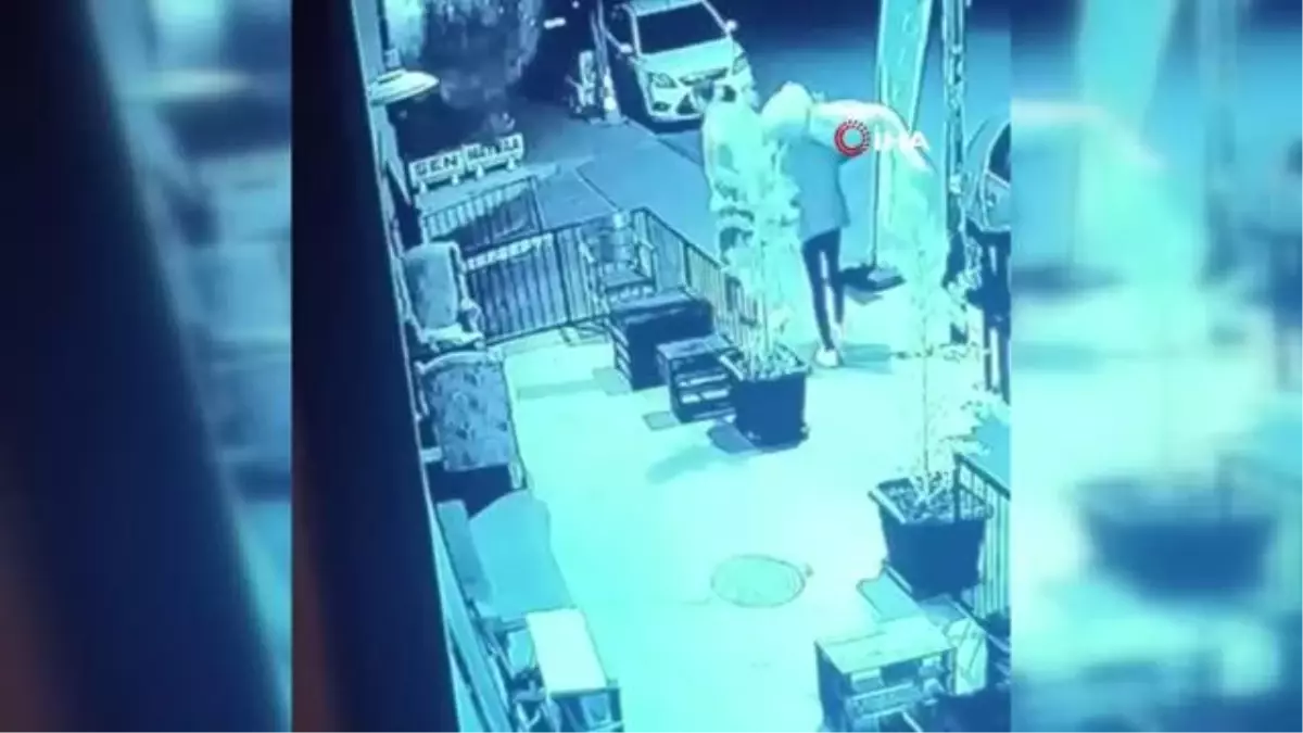 Başkent\'te bir garip hırsızlık: Dükkanın önündeki oyuncak ayıcığı böyle çaldı