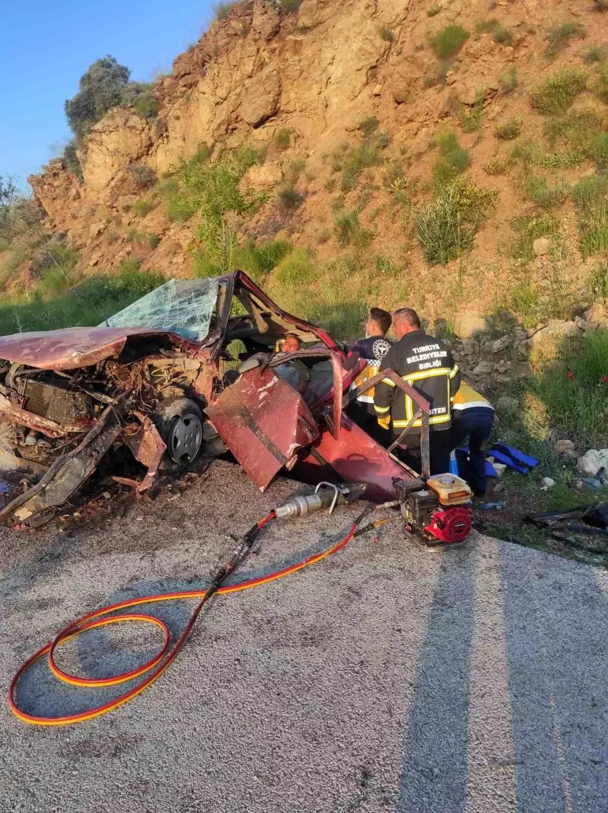 Burdur Çavdır\'da trafik kazası: 2\'si ağır 3 yaralı