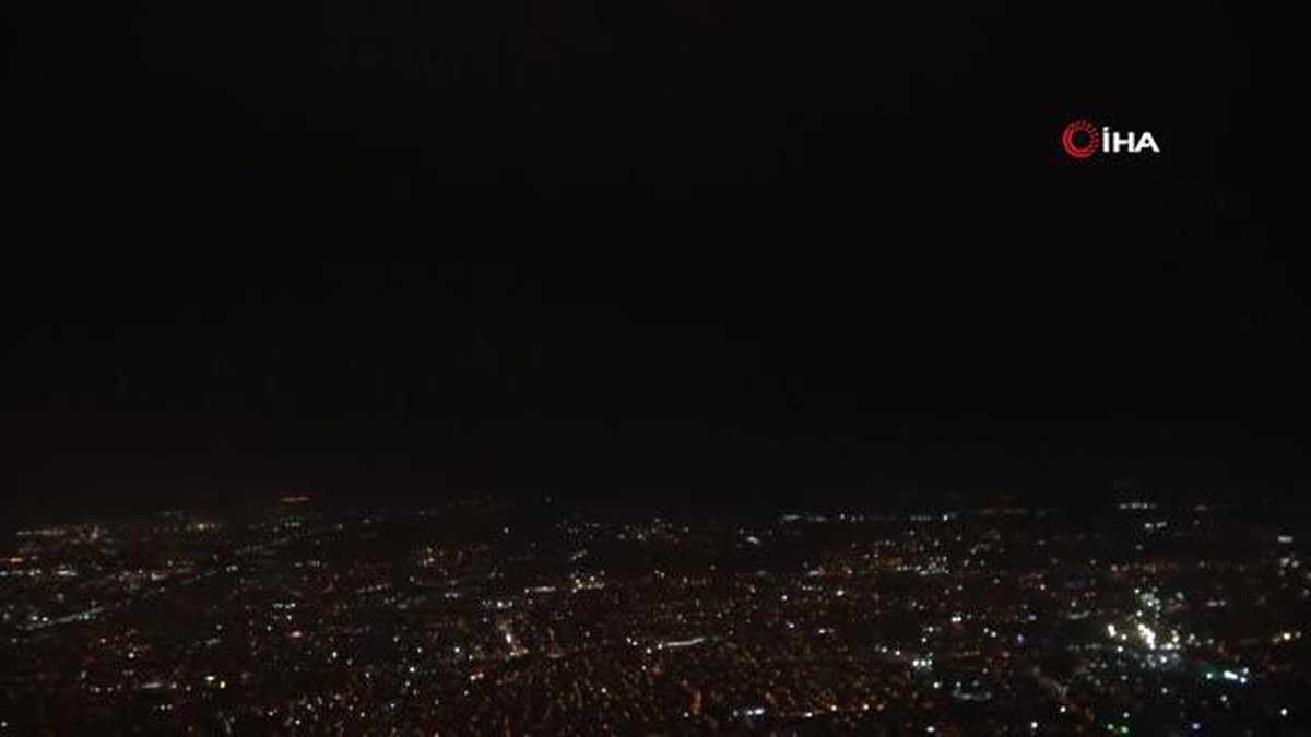 Bursa\'da şimşekler görsel şölen oluşturdu