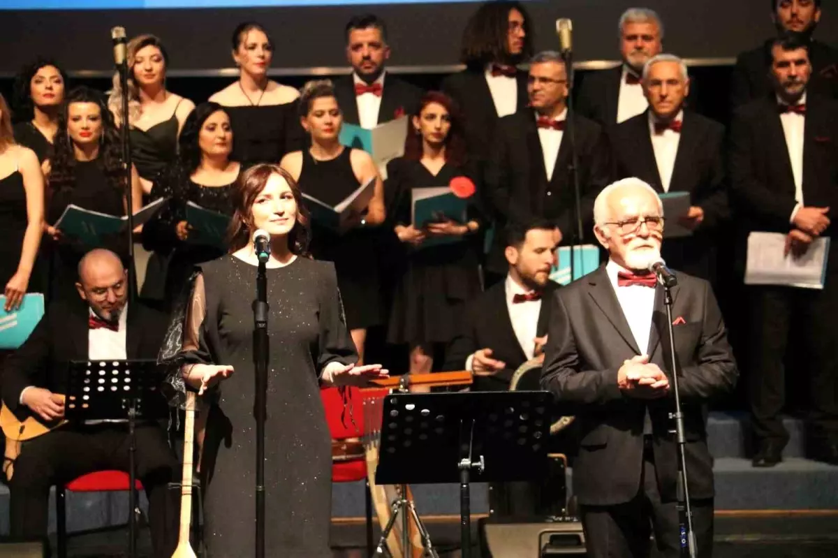 Medicana Türk Halk Müziği Korosu, Aşık Veysel Yılı etkinlikleri kapsamında konser verdi