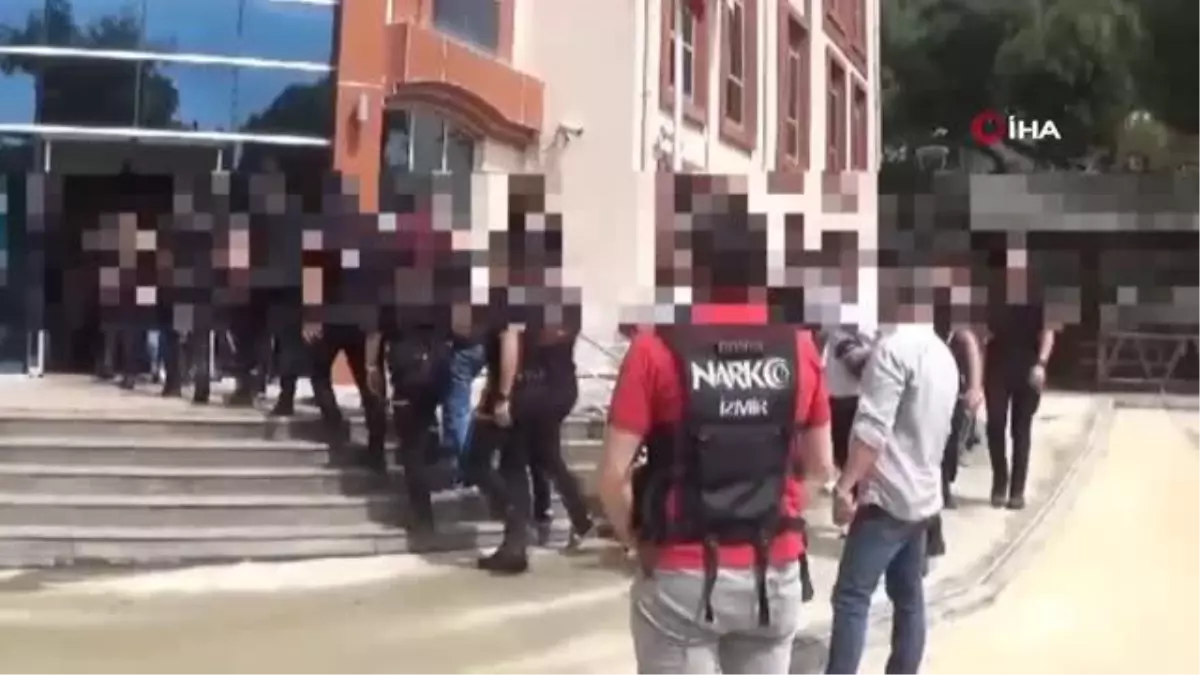 İzmir\'deki zehir tacirlerine operasyonda 36 tutuklama