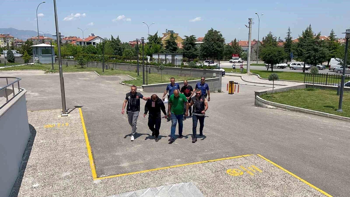 Karaman\'da Uyuşturucu Operasyonu: 3 Kişi Tutuklandı
