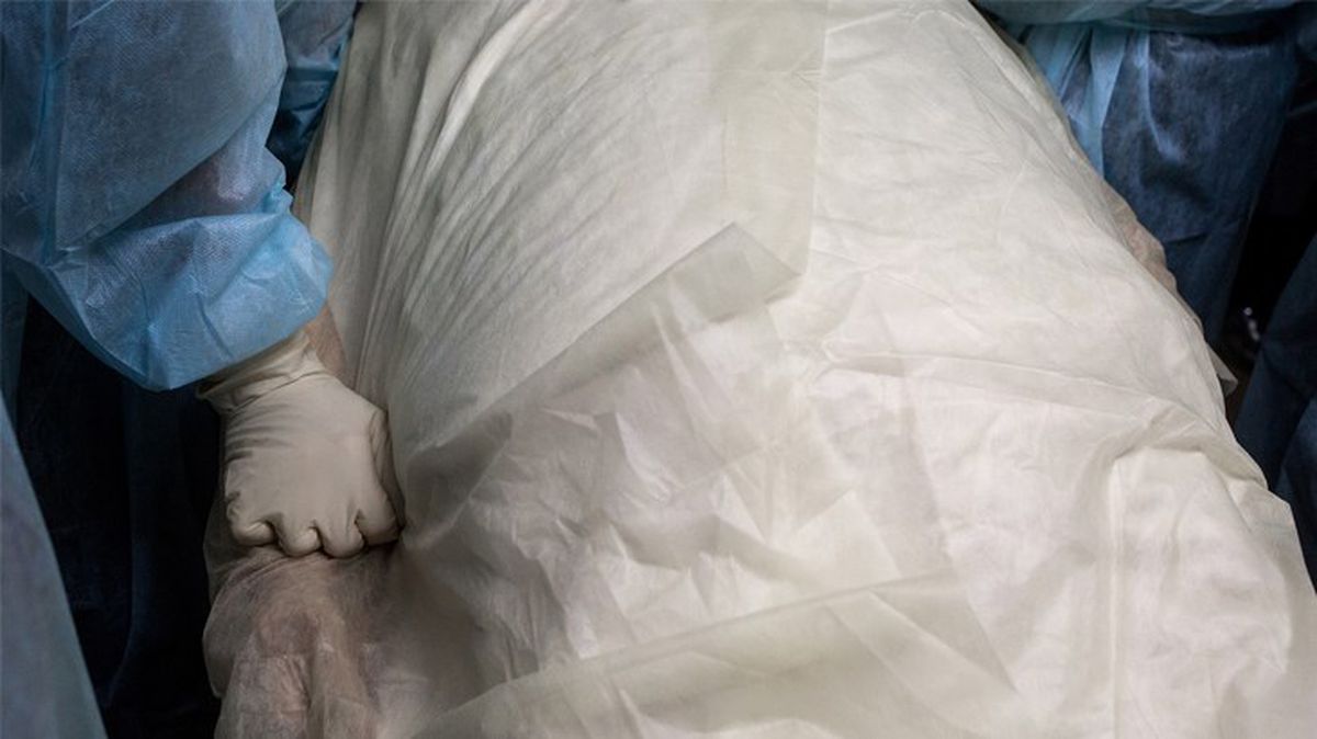 Londra\'da bir dairede 4 kişinin cansız bedenine ulaşıldı
