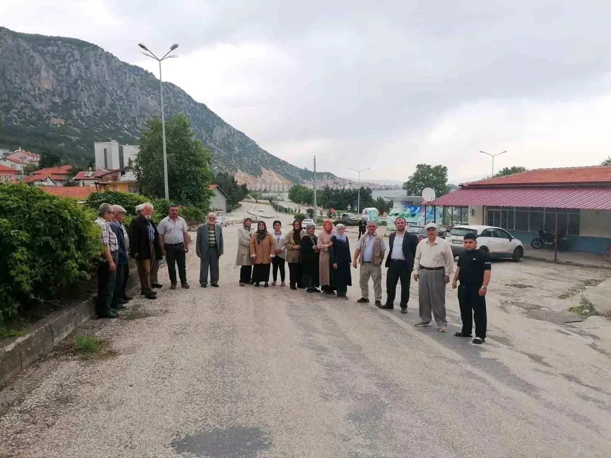 Eğirdir Belediyesi\'ne ait arsanın satışı mahalle sakinlerinin tepkisine neden oldu