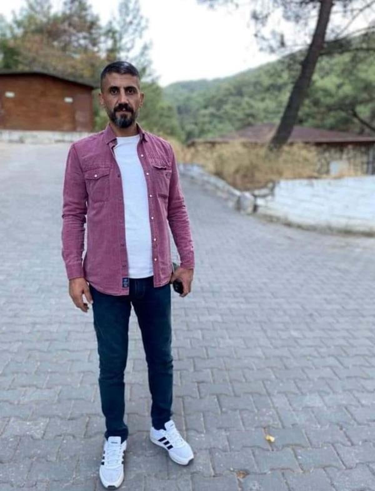 Manisa\'da restoran önünde darbedilen adam hayatını kaybetti