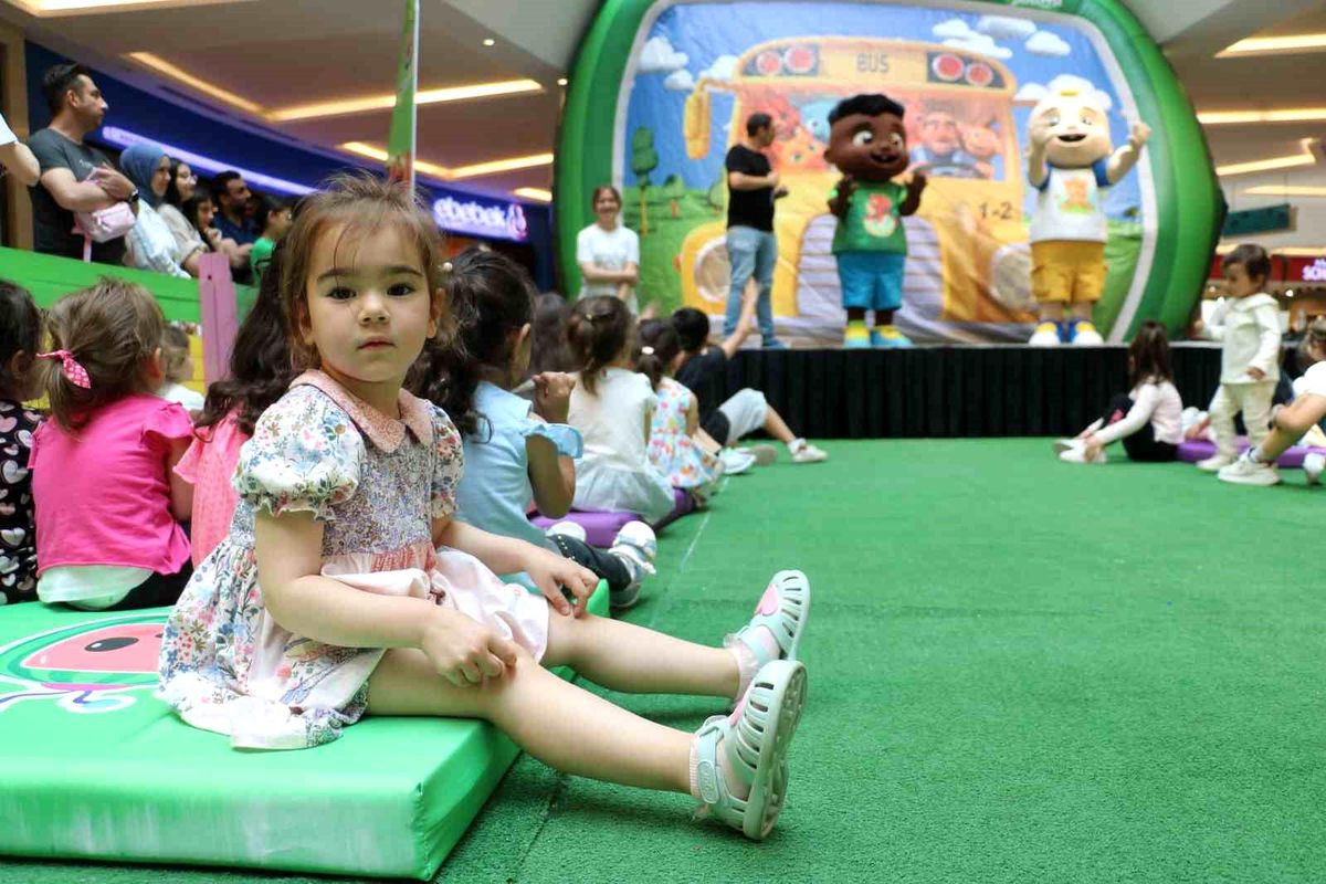 İva Park AVM\'de Cocomelon Müzikali ile Çocuklar Eğlendi