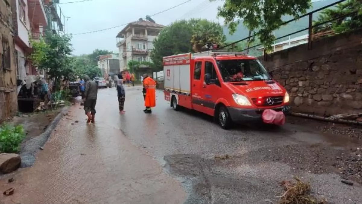 Bursa\'da sağanak yağış sel felaketine neden oldu