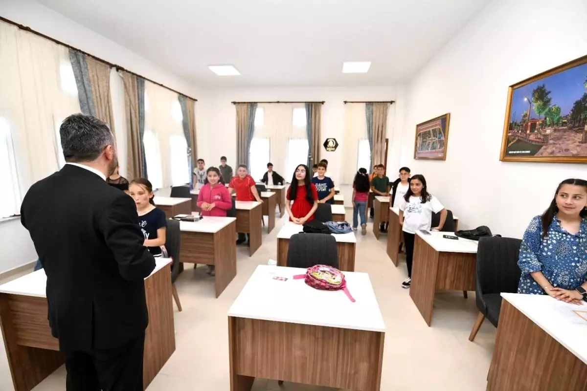 Ankara Pursaklar Belediye Başkanı Ertuğrul Çetin, Sirkeli Mahalle Konağını hizmete açtı