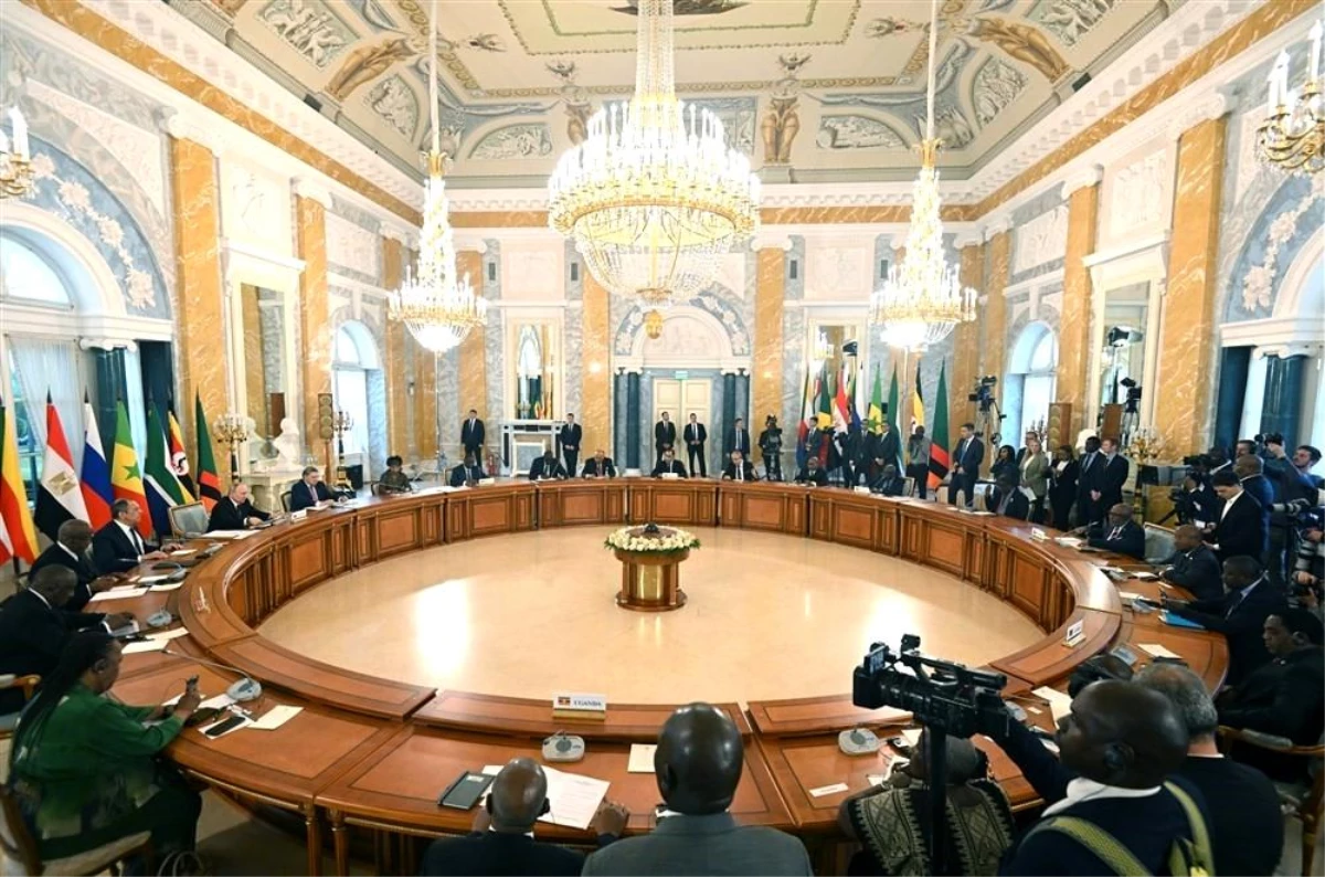 Afrikalı liderler, Ukrayna krizine barışçıl çözüm için Rusya\'da