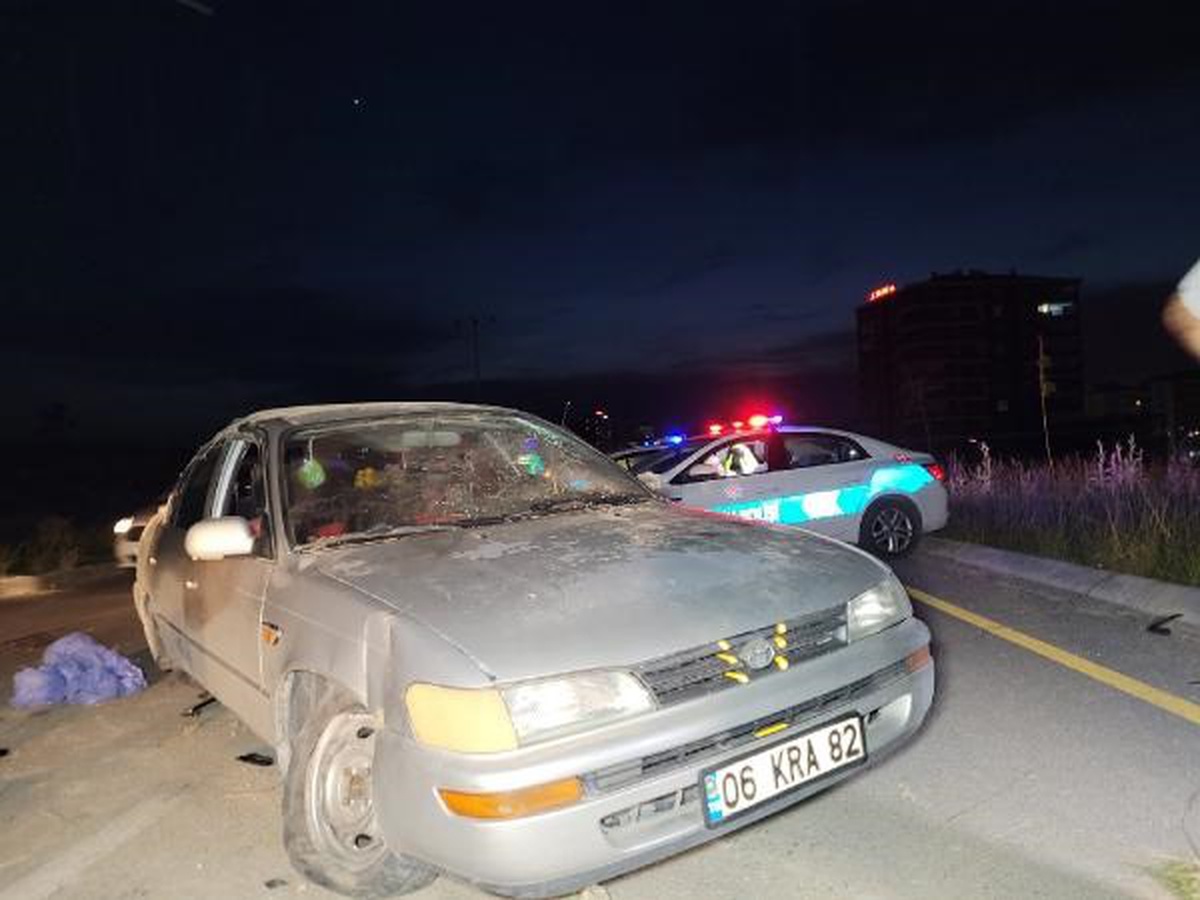 Ankara\'da Otomobil Kontrolden Çıkarak Kaza Yaptı: 1 Ölü, 1 Yaralı
