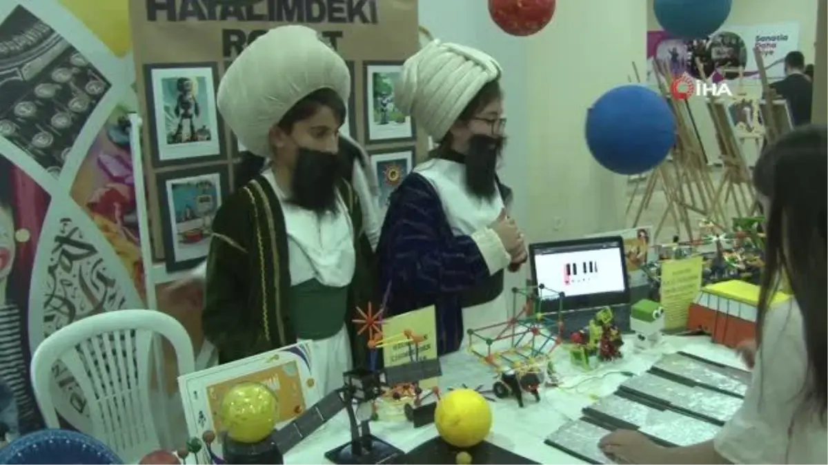 Sultangazi Bilim Merkezi\'nde Eğitim Alan Çocuklar Mezun Oldu