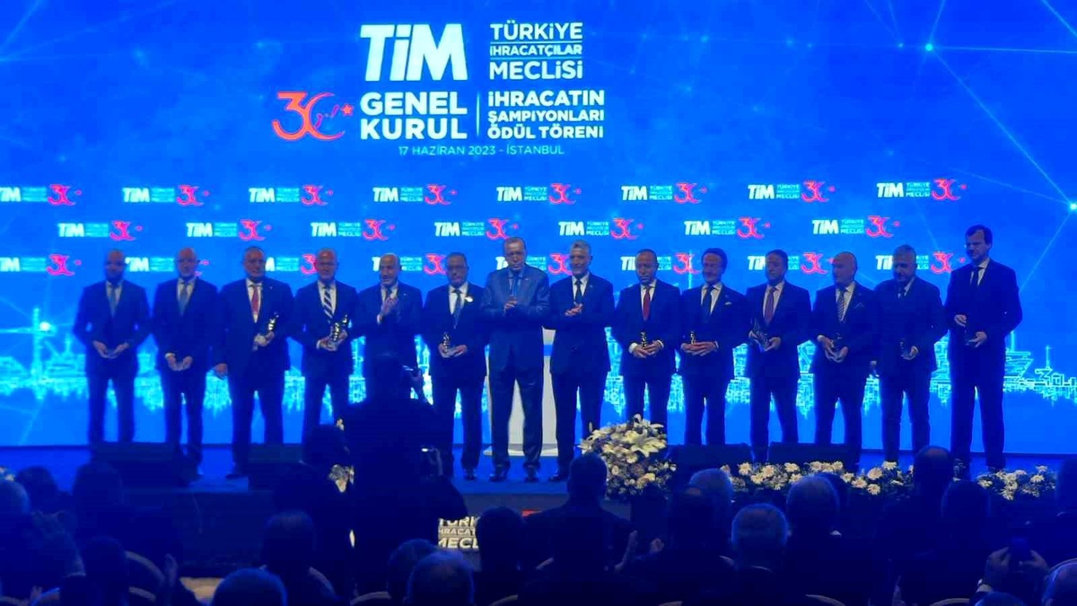 Ticaret Bakanı Bolat: 2023 için 385 milyar dolarlık ihracat hedefi belirledik