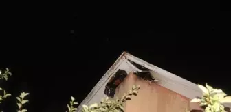 Erbaa'da Yıldırım Çatıya Düştü, Yangın Çıktı