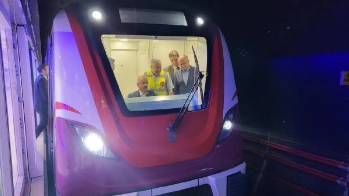 Ulaştırma Bakanı Uraloğlu, Gayrettepe-Kağıthane Metro Hattı\'nda incelemelerde bulundu