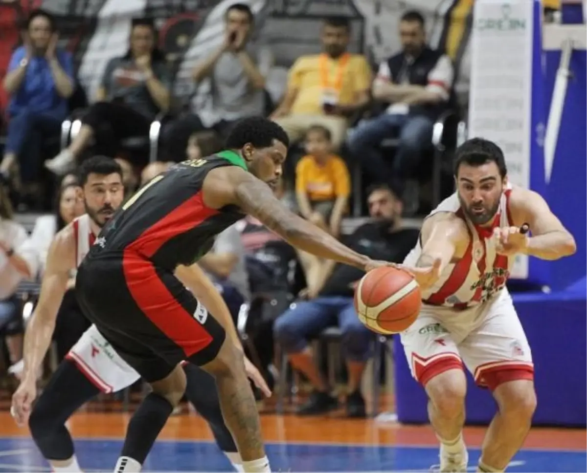 Yılyak Samsunspor Basketbol, Semt77 Yalovaspor\'u 82-65 yendi