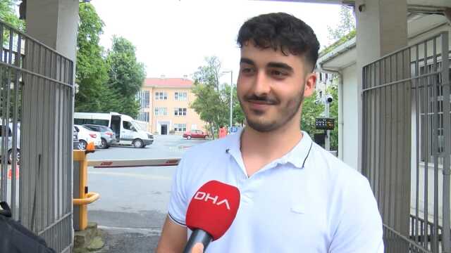 Yine YKS yine aynı görüntü! Biri geç kaldı, biri giriş belgesini arabada unuttu Yine YKS yine aynı görüntü! Biri geç kaldı, biri giriş belgesini arabada unuttu