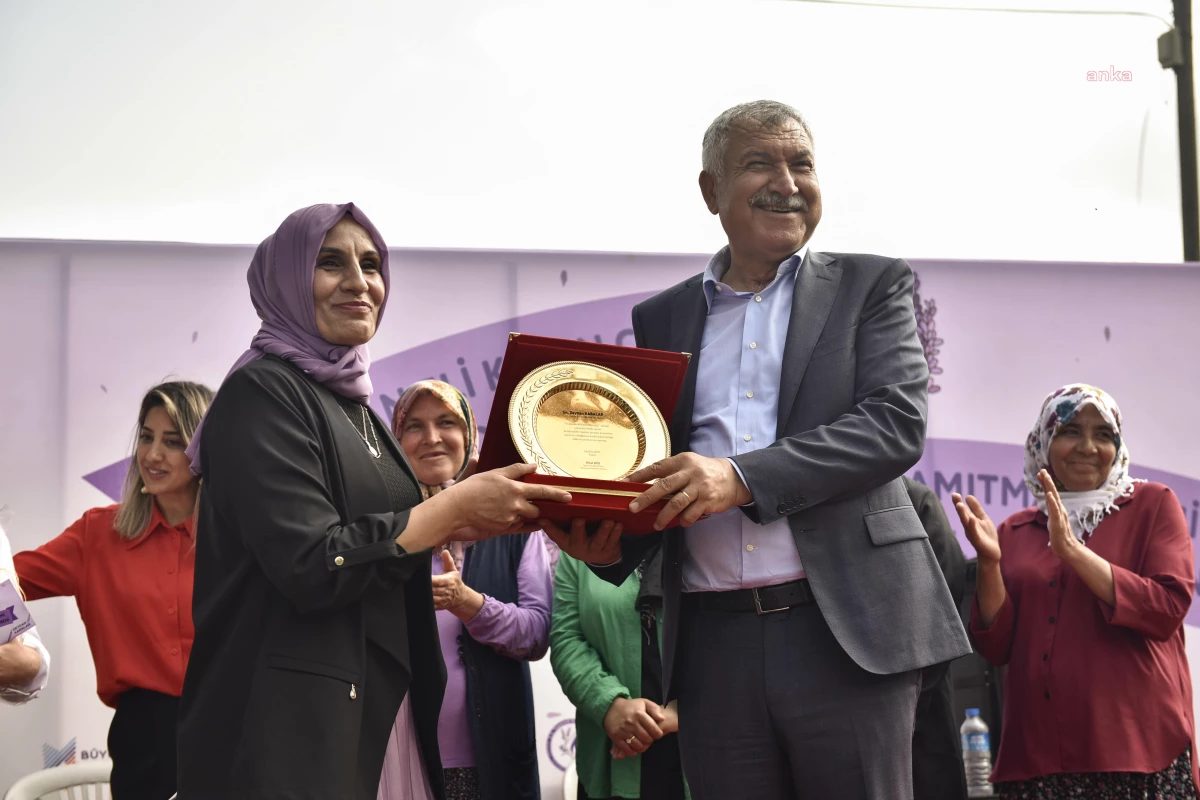 Adana Büyükşehir Belediye Başkanı Zeydan Karalar, Saimbeyli ve Feke ilçelerinde açılışlar yaptı