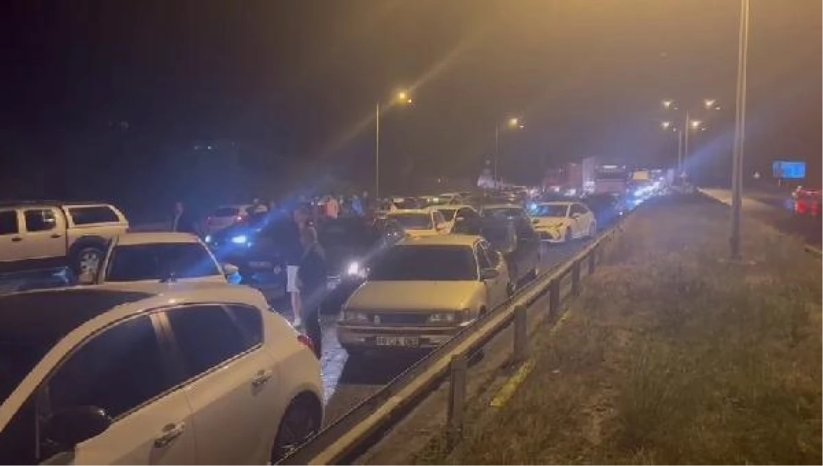 Ankara-Konya karayolu su taşkını nedeniyle trafiğe kapandı