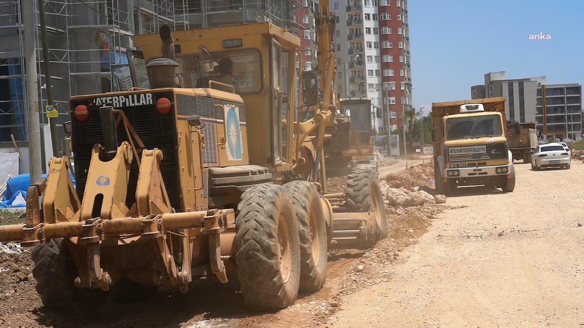 Antalya Büyükşehir Belediyesi, Çalkaya Bölgesi\'ne Yeni Yollar Kazandırıyor