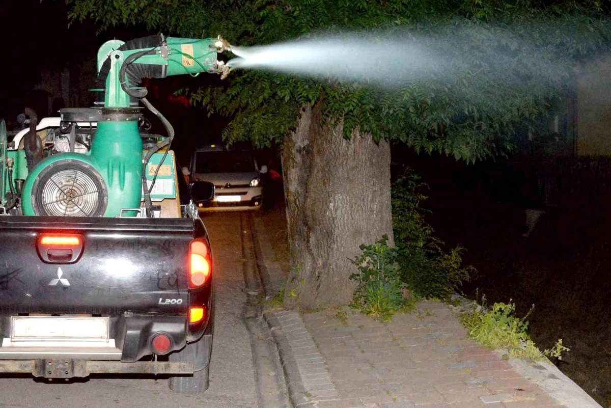 Bozüyük Belediyesi, Haşere İlaçlama Çalışmalarına Devam Ediyor