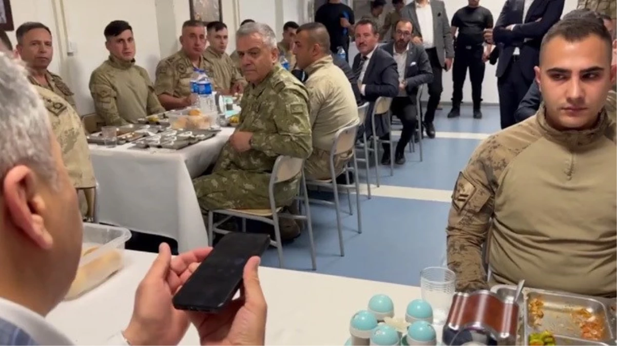 Cumhurbaşkanı Erdoğan ve İçişleri Bakanı Yerlikaya, Şırnak\'taki askerlerle görüştü