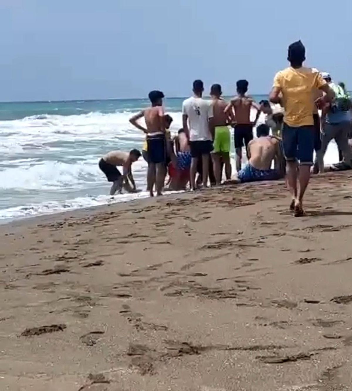 Hatay\'da Baba, Çocuklarını Kurtarmak İsterken Boğuldu