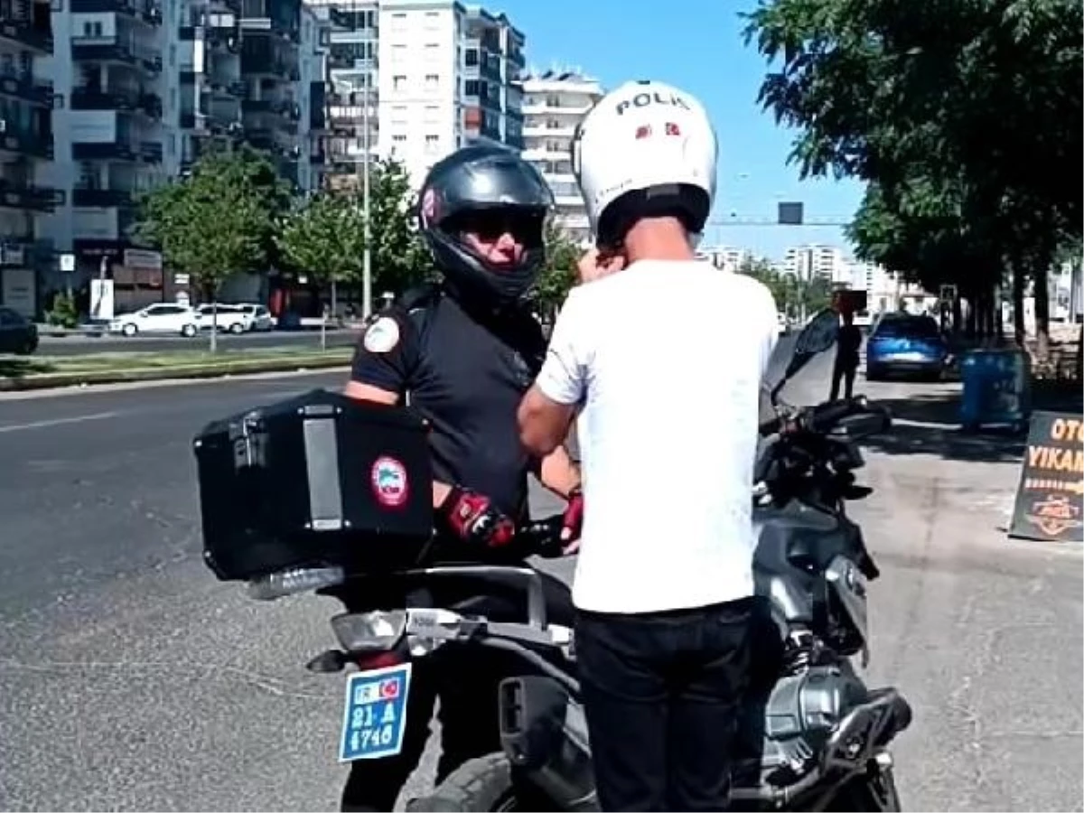 Diyarbakır\'da YKS\'ye geç kalan adaylar motosikletli yunus timleriyle sınava yetişti