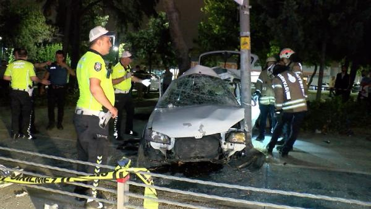 Maltepe\'de trafik kazası: 1\'i ağır 2 yaralı