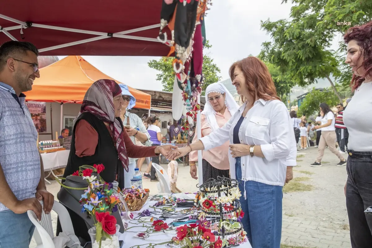 Mersin Kadın Kooperatifi Başkanı Meral Seçer, Tarsus\'ta Üretici Kadınlarla Buluştu