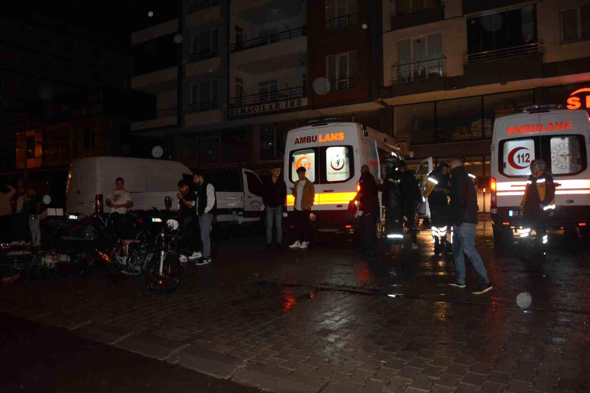 Ünye\'de Ters Yöne Giren Motosiklet Kazası: 2 Yaralı