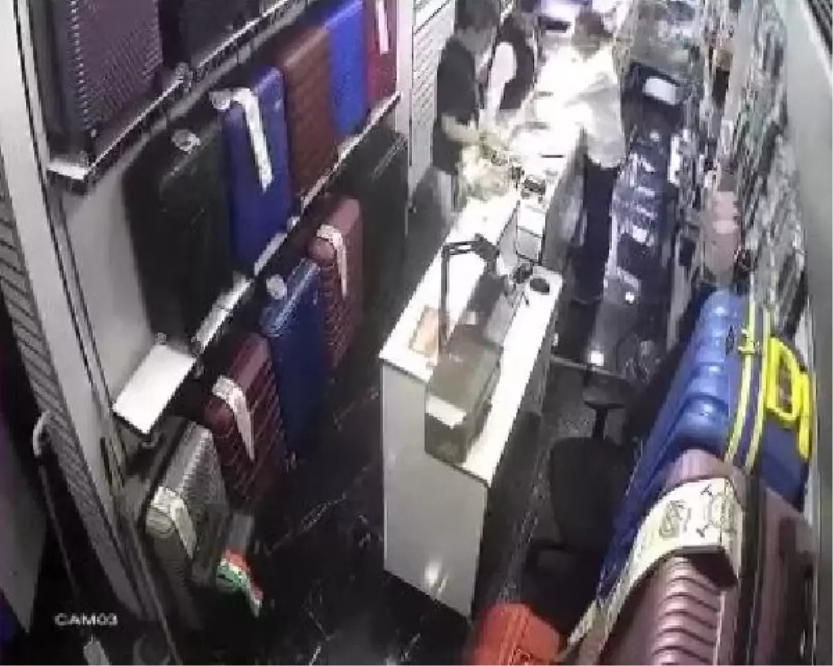 Japon turistin cep telefonu Beyoğlu'nda çalındı