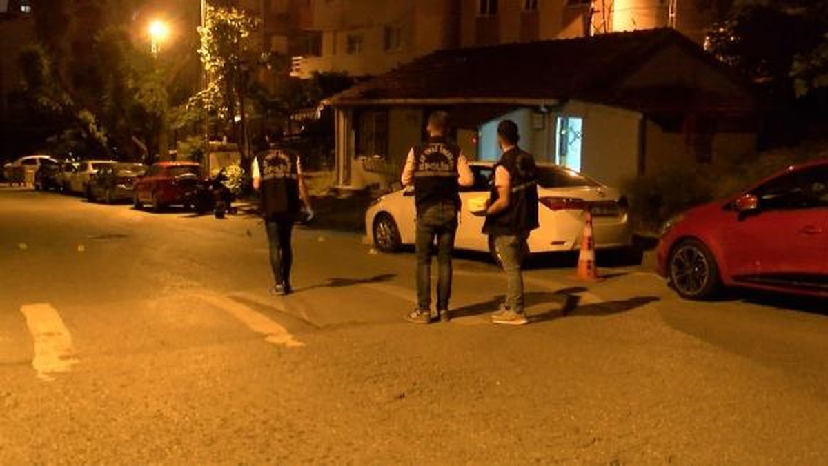Ümraniye\'de Husumetli Olduğu Kişinin Evinde Kurşun Yağdırıldı: 1 Yaralı