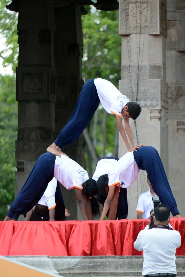 Yoga Tutkunları Sri Lanka'da Uluslararası Yoga Günü'ne Hazırlanıyor