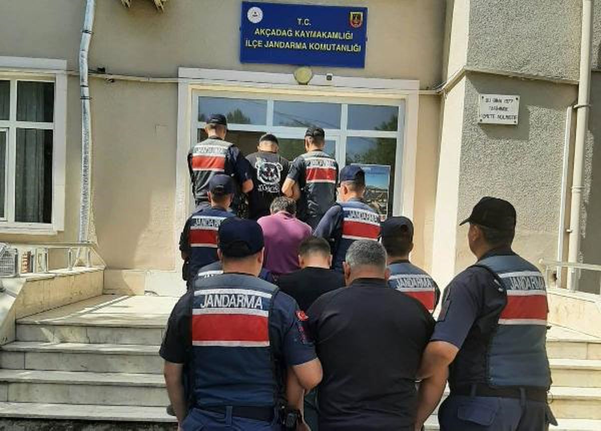 8 ilde cezaevi personeline yönelik operasyon: 22 şüpheli gözaltına alındı