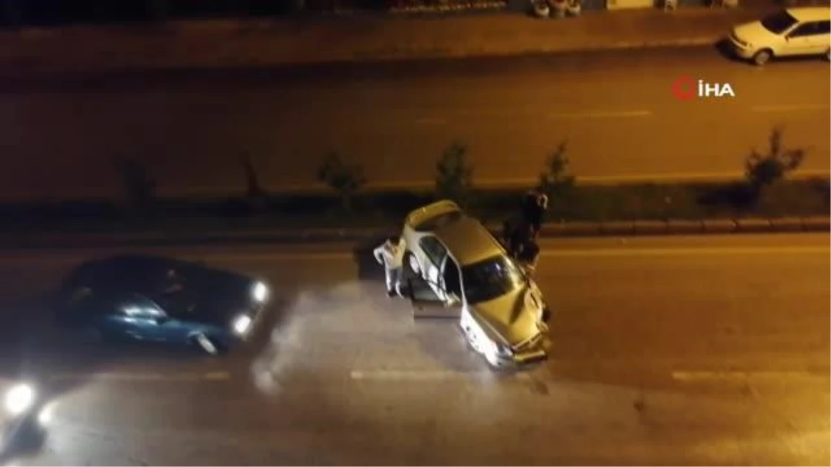 Alkollü kadın sürücü park halindeki otomobile çarptı