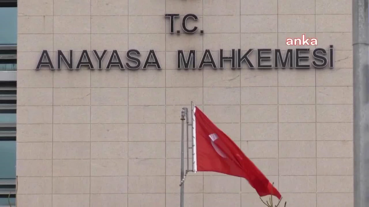 AYM, HDP\'ye ödenen Hazine yardımına bloke koyma istemini reddetti