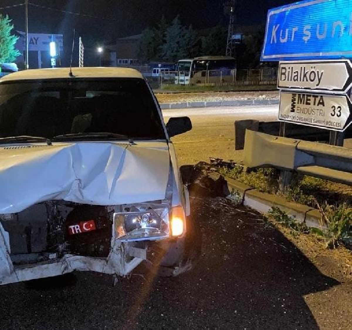 İnegöl\'de 5 Dakika Arayla Meydana Gelen 2 Kazada 7 Kişi Yaralandı