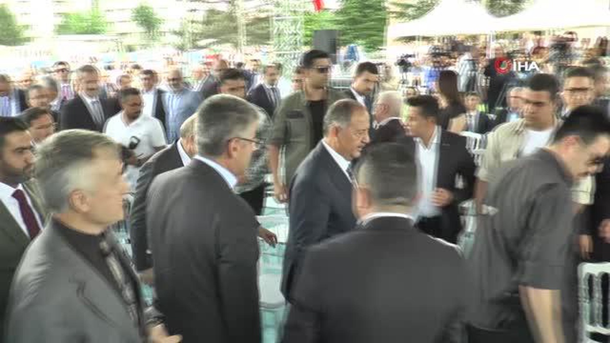 Bakan Özhaseki: "Deprem bölgesindeki kent merkezlerinde \'Yerinde Dönüşüm\' yapacağız"
