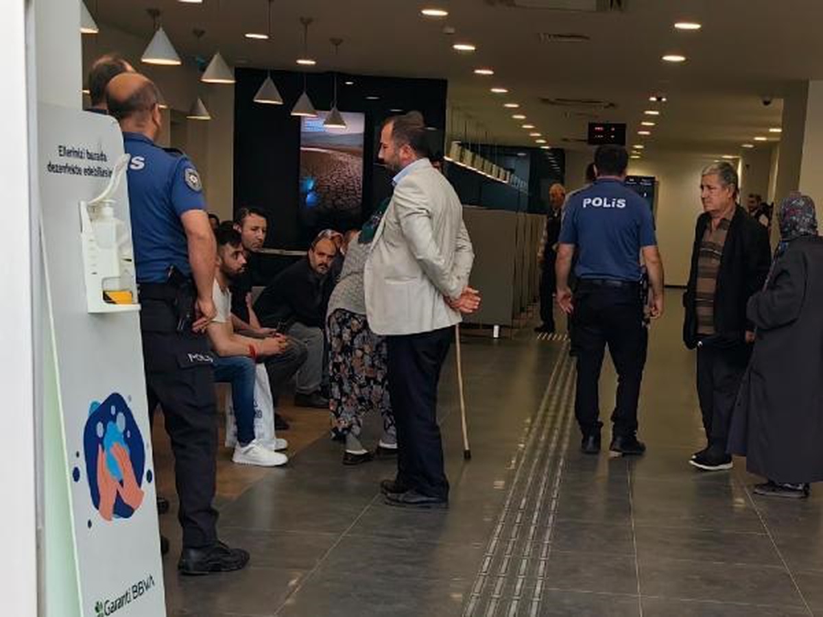 İnegöl\'de dolandırıcılık girişimine güvenlik görevlisi engel oldu