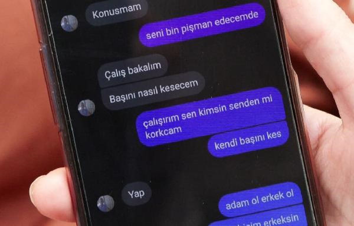 Boşanma Aşamasındaki Eşine Tehdit Mesajları Atan Adam Evi Taşladı