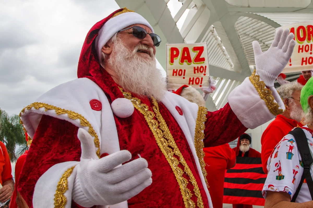 Brezilya\'da Noel Baba Buluşması Düzenlendi