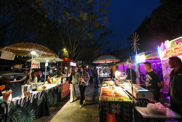 Çin'in Chengdu Kenti Kültürel Mekanlarıyla Dikkat Çekiyor Çin'in Chengdu Kenti Kültürel Mekanlarıyla Dikkat Çekiyor