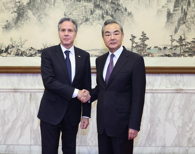 Çinli Üst Düzey Diplomat Wang Yi, ABD Dışişleri Bakanı Blinken ile Bir Araya Geldi