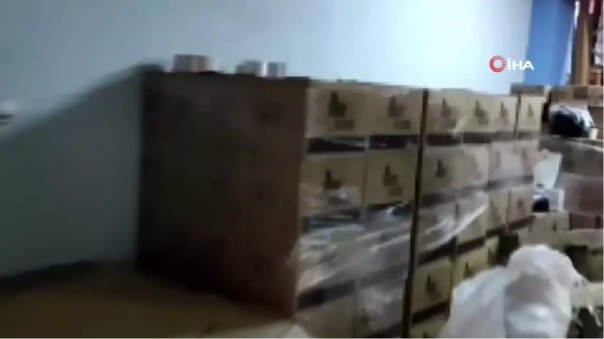 İstanbul\'da 15 ton taklit deterjan ve gıda ürünleri ele geçirildi