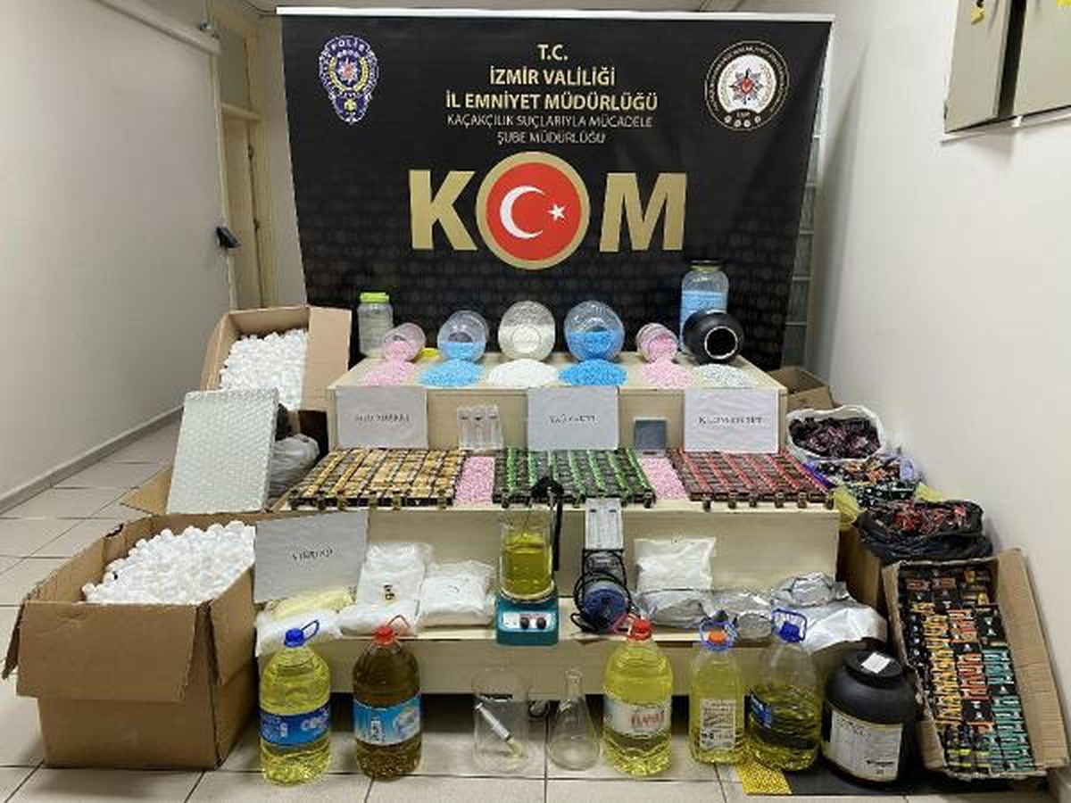 Kedi-köpek maması ambalajında getirilen ham maddelerle sahte ilaç üretimi operasyonu