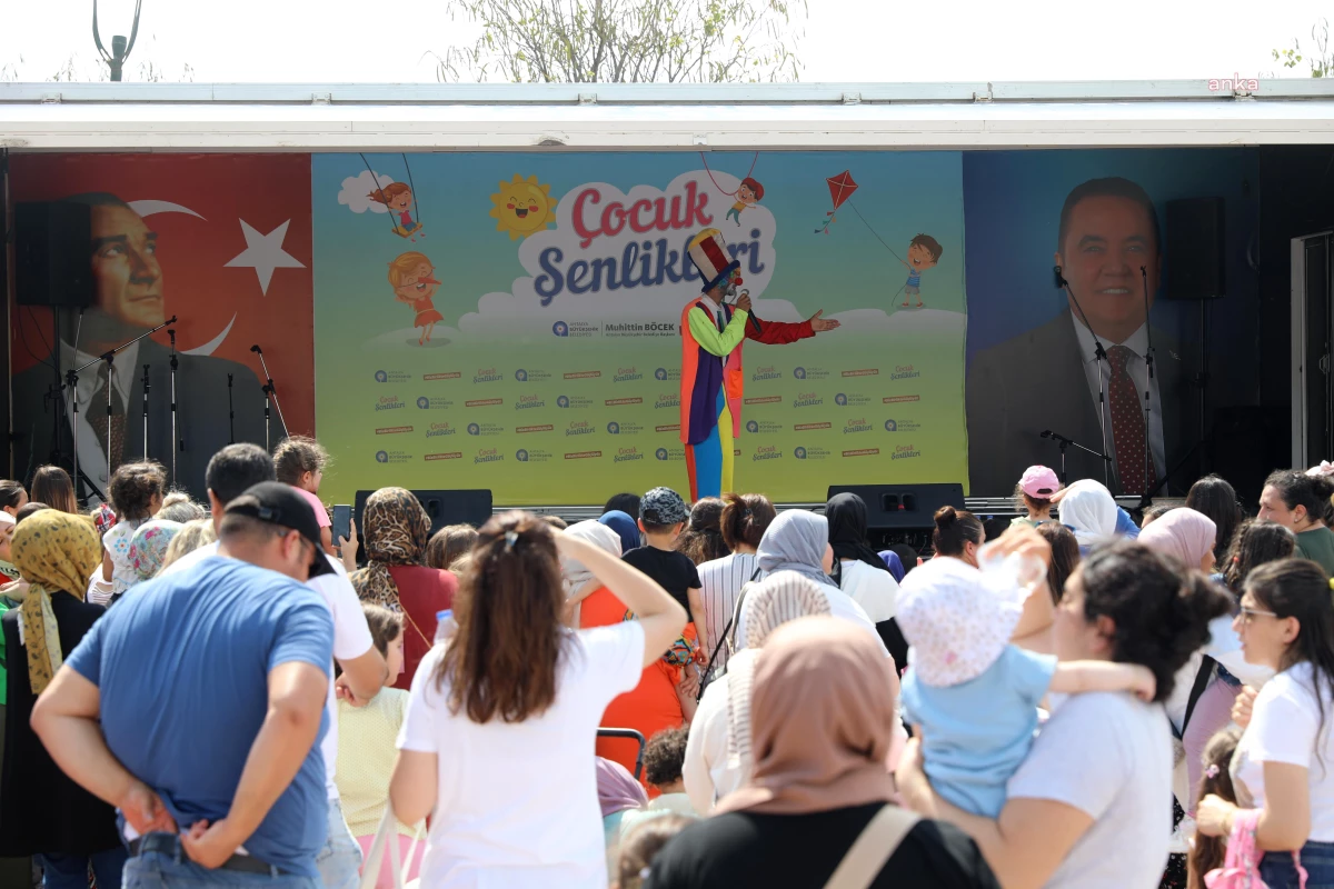 Antalya Büyükşehir Belediyesi Kumluca\'da Çocuk Şenliği Düzenledi