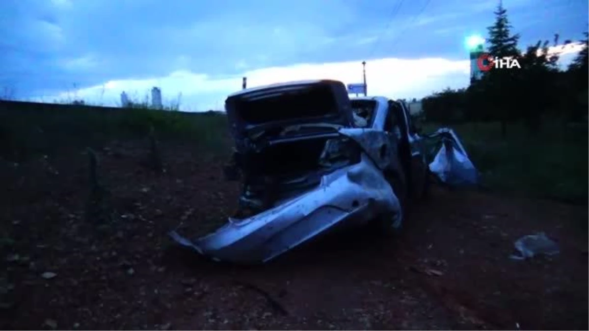Konya\'da Lastiği Patlayan Otomobil Şarampole Devrildi: 5 Yaralı